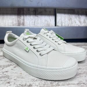 Cariuma Unisex Canvas Low Top Sneakers Oca Low Off-White Size W9.5/M8